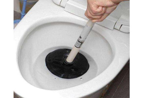 广州：油烟机出现震动异常怎么办？啄木鸟给您完美解决方案